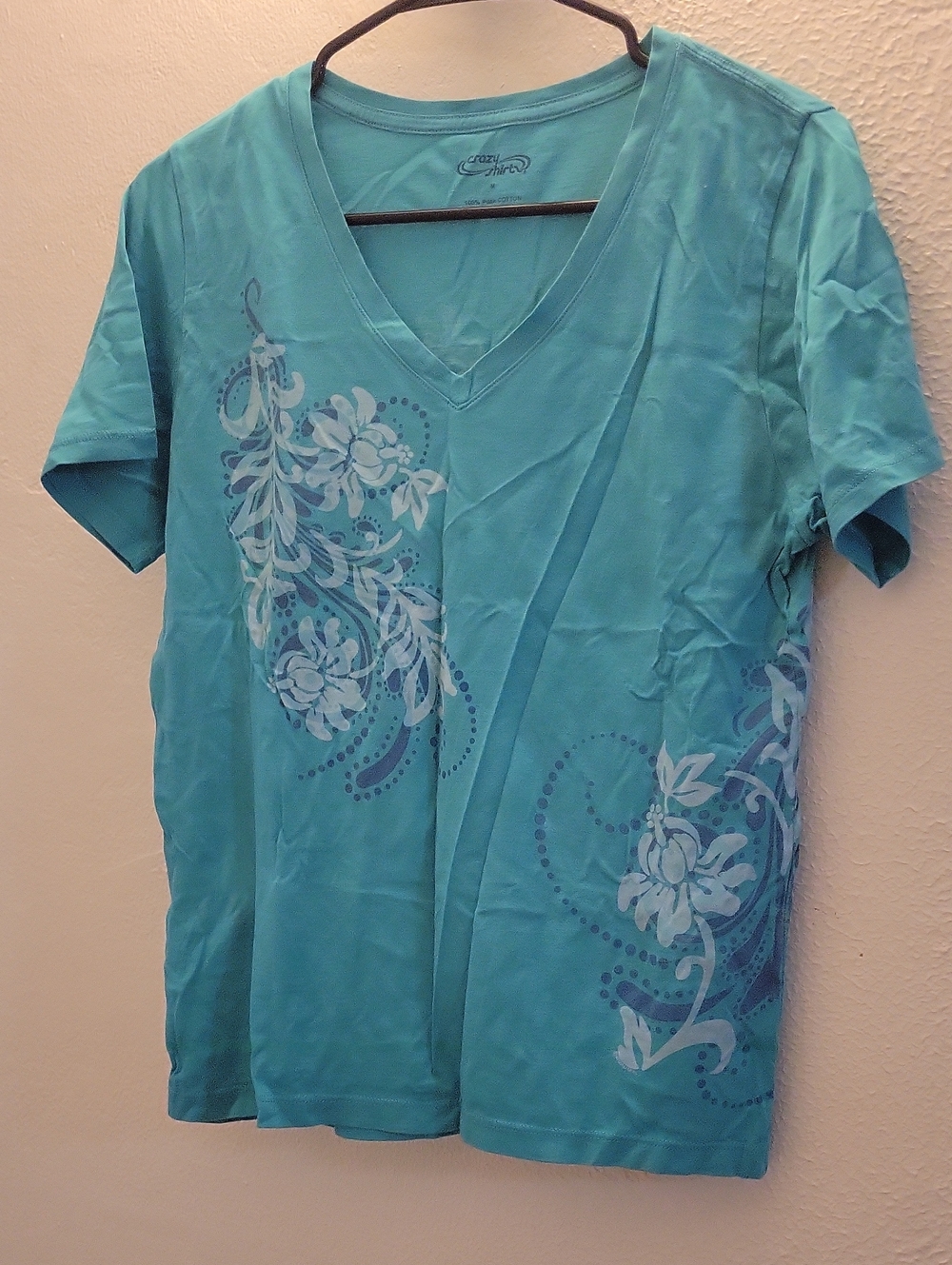 Crazy Shirts Women’s Teal V-Neck Floral Tee